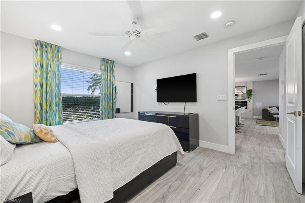9757 Deerfoot DR