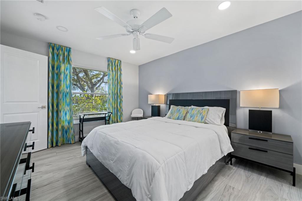 9757 Deerfoot DR
