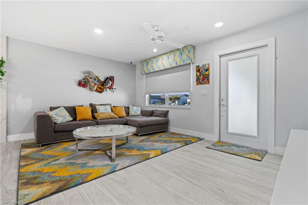 9757 Deerfoot DR