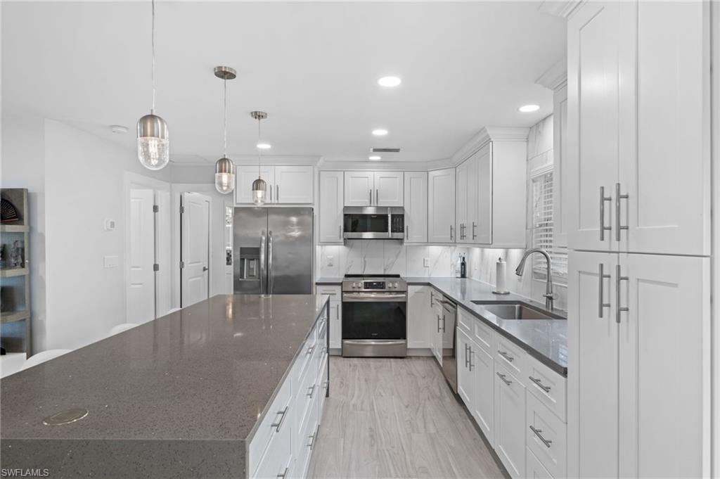 9757 Deerfoot DR