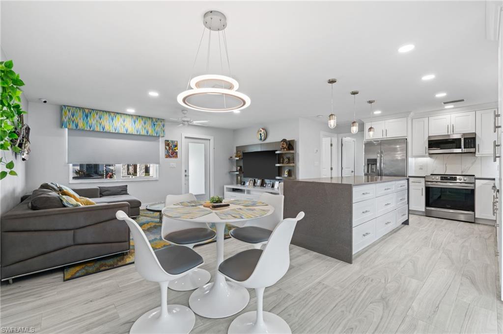 9757 Deerfoot DR