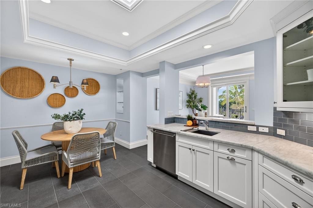 625 5th AVE S PH-302