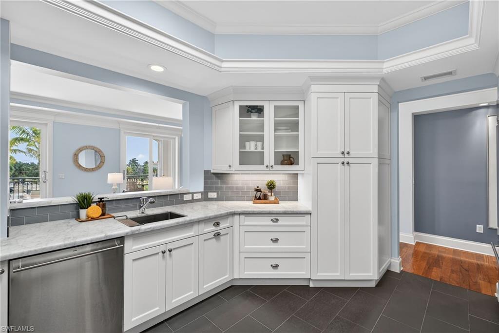 625 5th AVE S PH-302