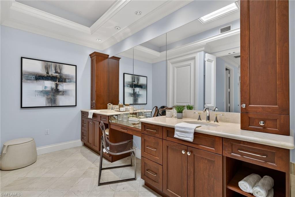 625 5th AVE S PH-302