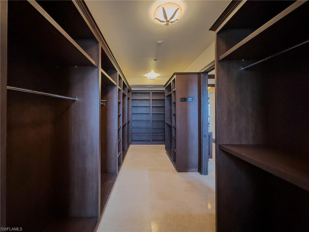 200 Golf DR