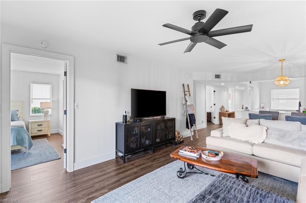 1336 Churchill CIR K104