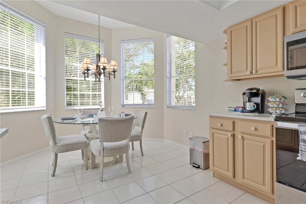 15116 Royal Fern CT B200