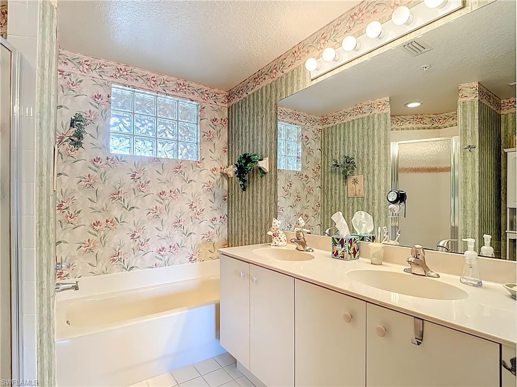 6930 Huntington Lakes CIR 104