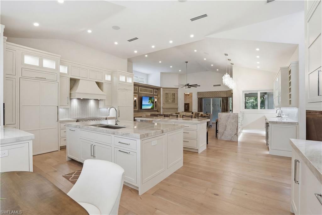328 SEDGWICK CT