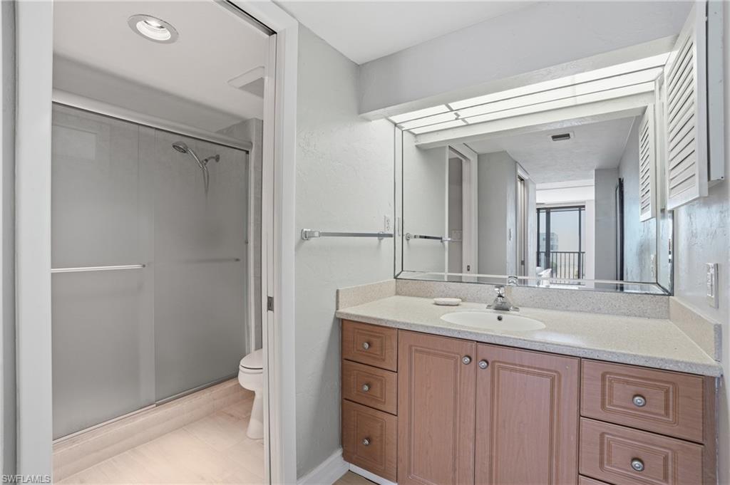 26131 Hickory BLVD 4D