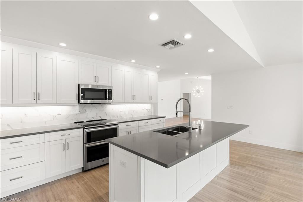 2178 Pine Woods CIR 25