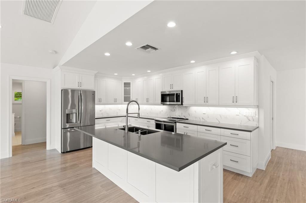 2178 Pine Woods CIR 25