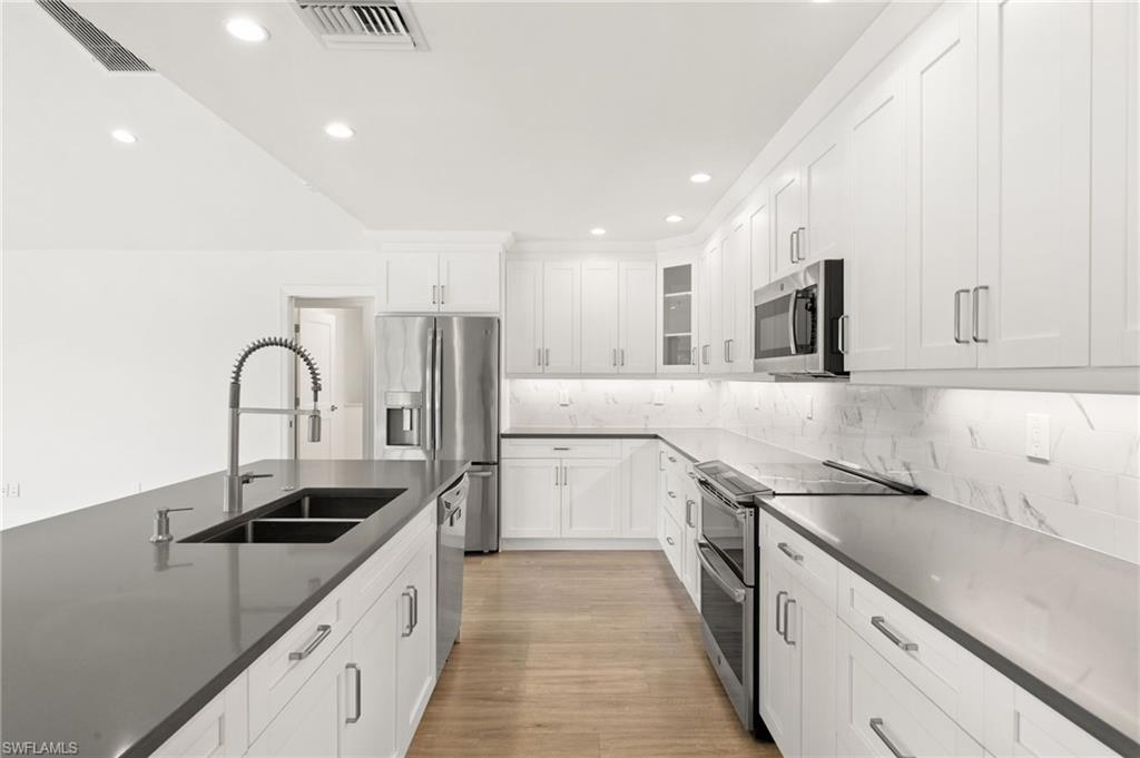 2178 Pine Woods CIR 25