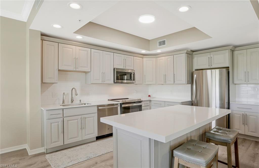 3485 LAUREL GREENS LN S 102