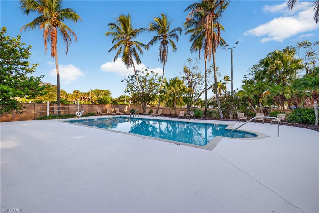 10274 Boca CIR