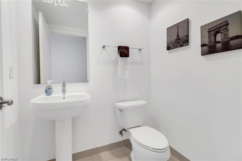 3000 Oasis Grand BLVD 2004