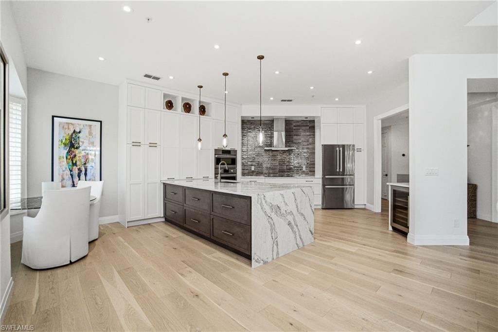 1835 Les Chateaux BLVD 204