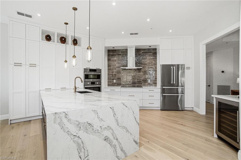 1835 Les Chateaux BLVD 204