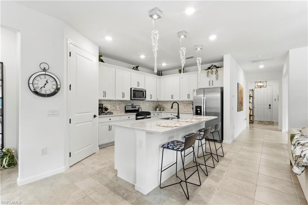 10475 Ventana LN