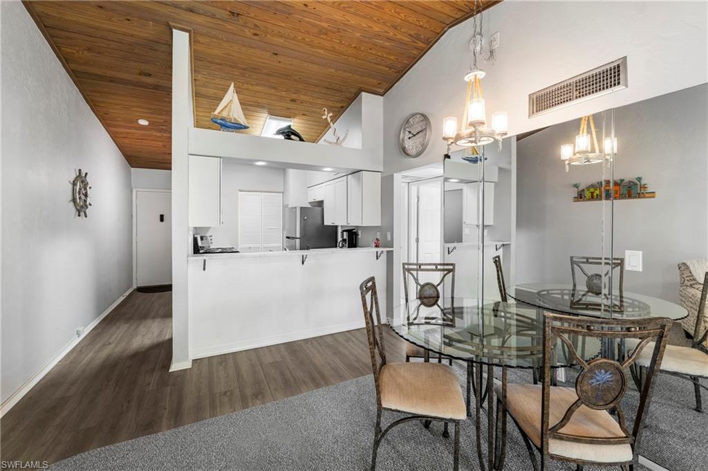 20 Greenbrier ST 3-205