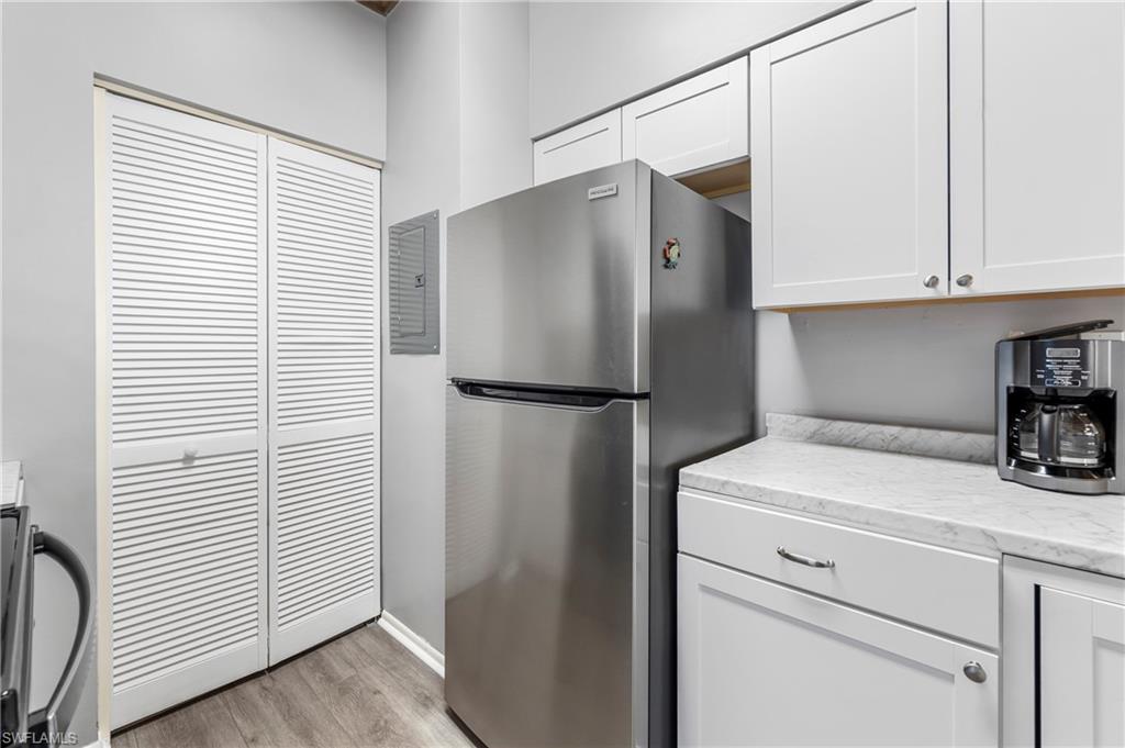 20 Greenbrier ST 3-205