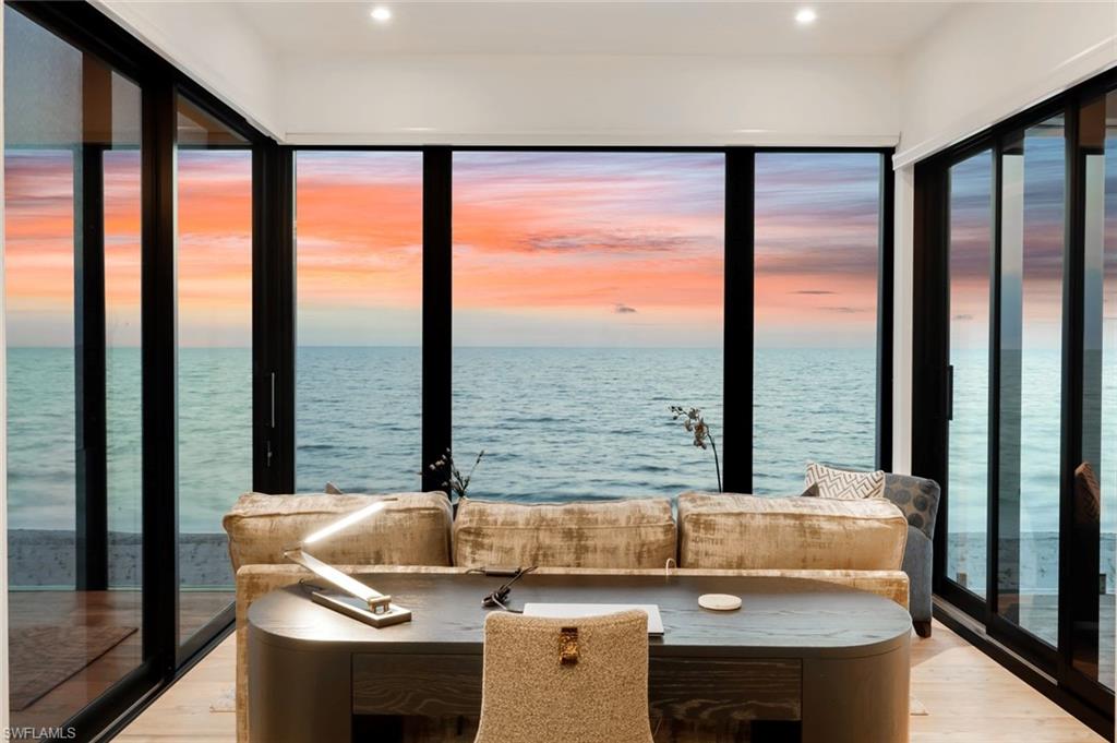 103 Saint Lucia LN