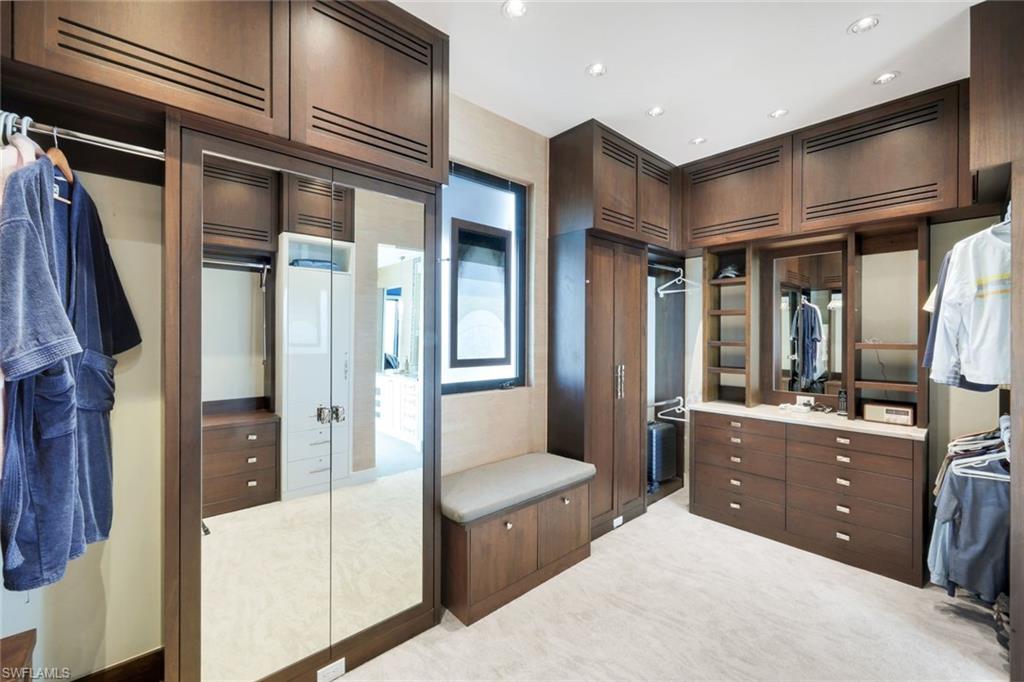103 Saint Lucia LN
