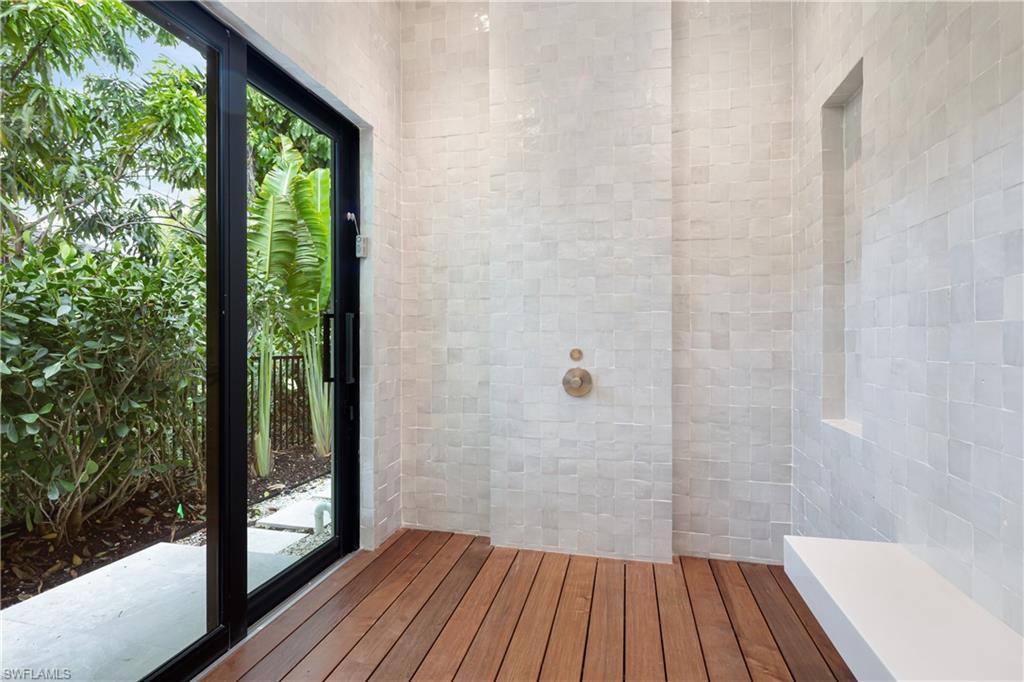 616 BOUGAINVILLEA RD