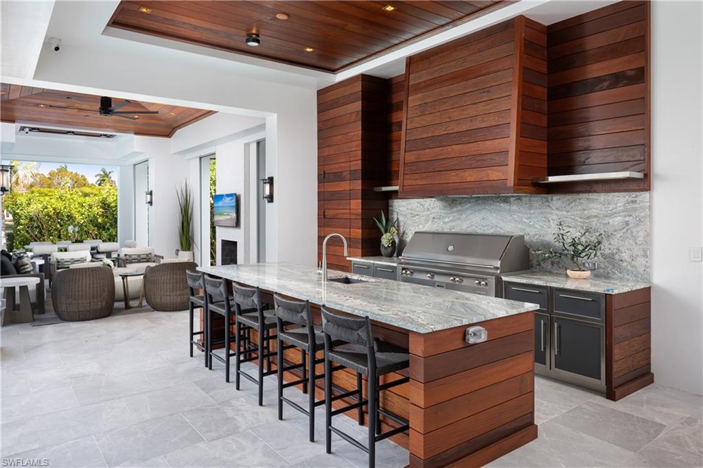 616 BOUGAINVILLEA RD