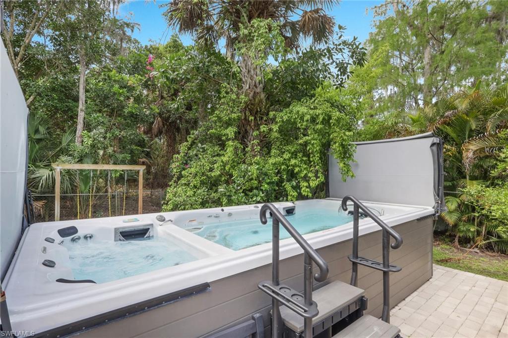 5810 Lancewood WAY