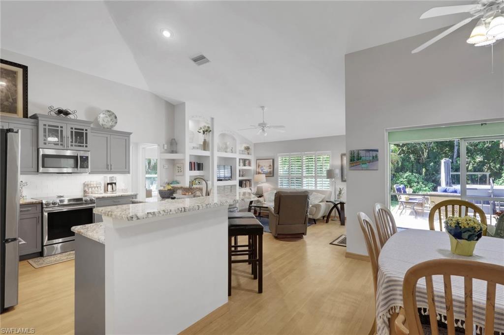 5810 Lancewood WAY