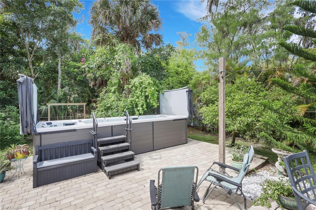 5810 Lancewood WAY