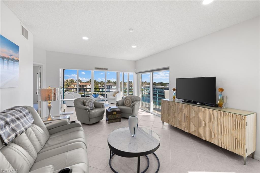 255 Park Shore DR 3-341