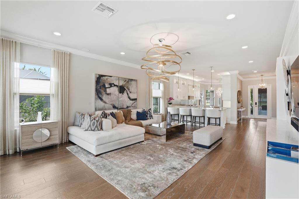 4220 Amelia WAY