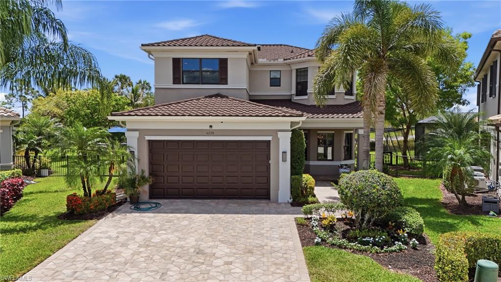 4220 Amelia WAY