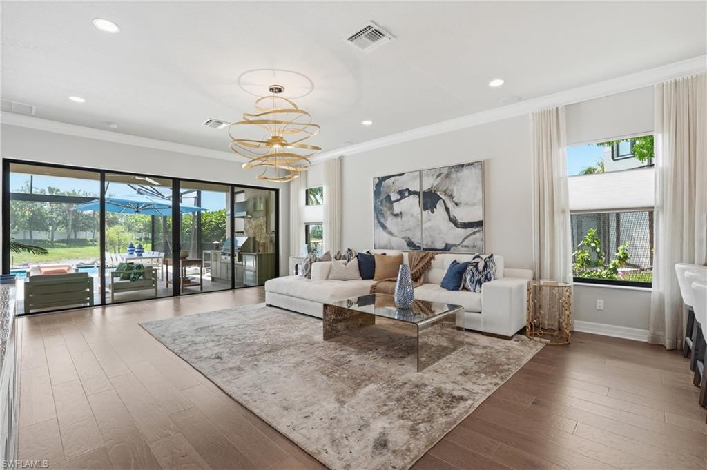 4220 Amelia WAY