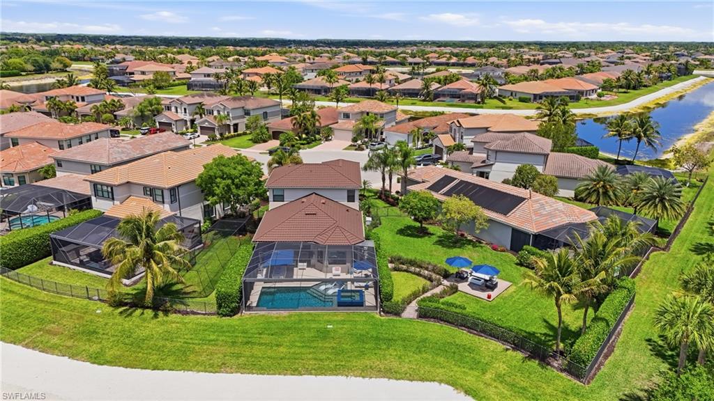 4220 Amelia WAY