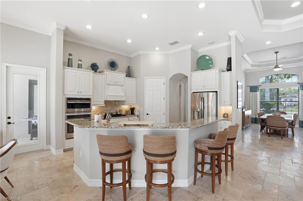 3328 Runaway LN