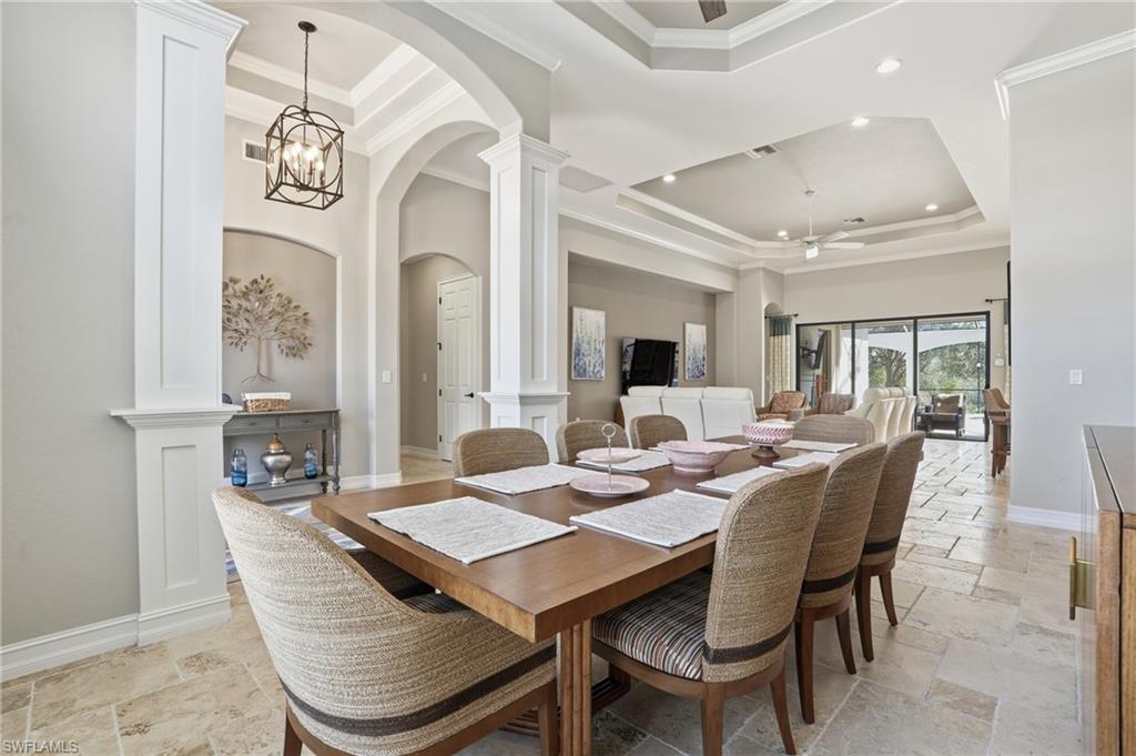 3328 Runaway LN