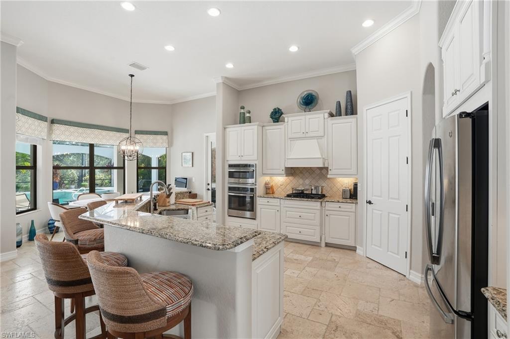3328 Runaway LN