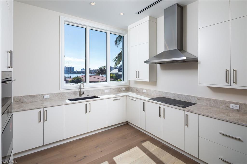 223 Bayview AVE