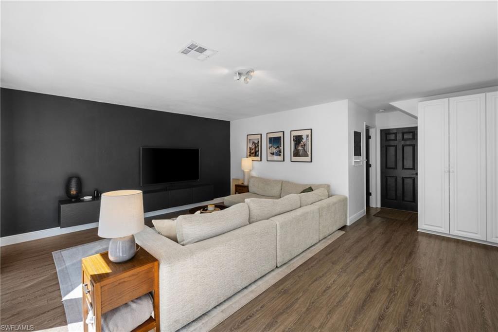 12240 Eagle Pointe CIR