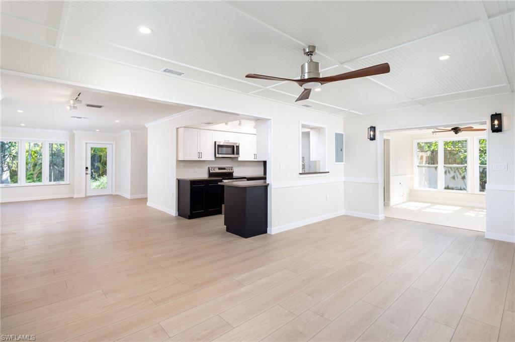 2424 Harbor RD