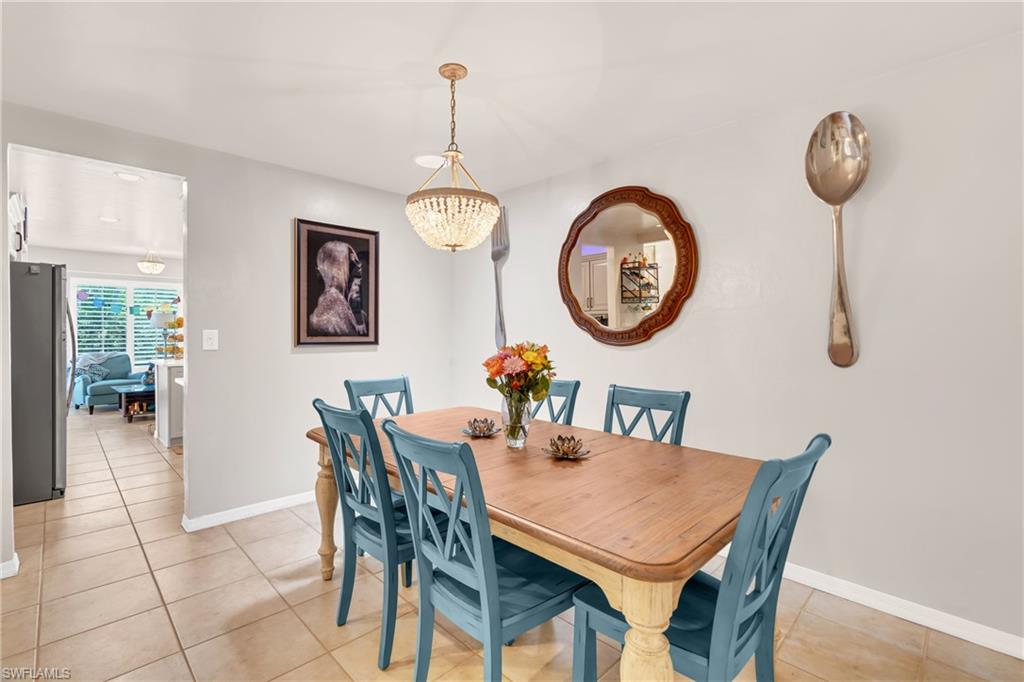 1443 Larkspur DR