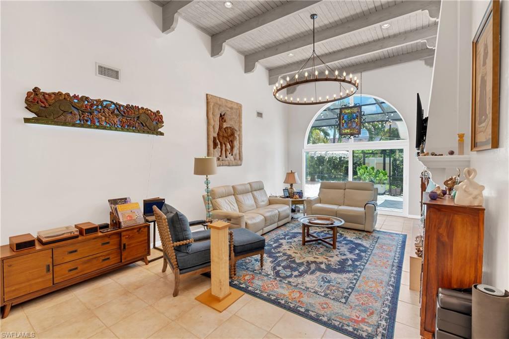 1443 Larkspur DR