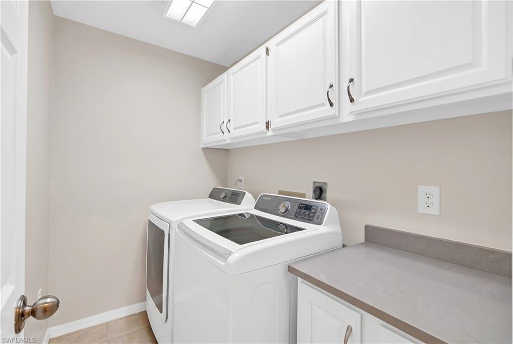 1443 Larkspur DR