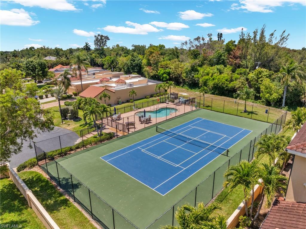 1443 Larkspur DR