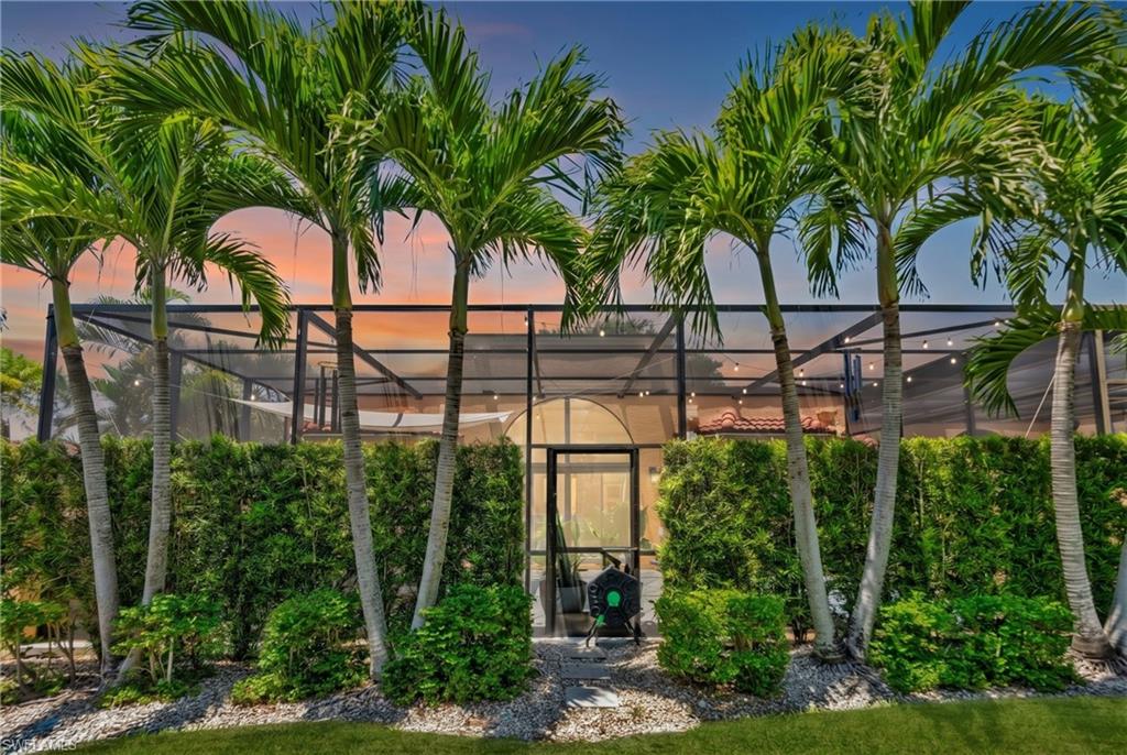 1443 Larkspur DR