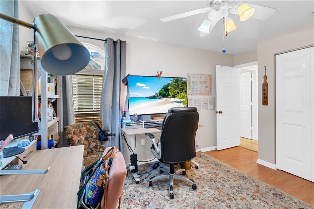 1443 Larkspur DR