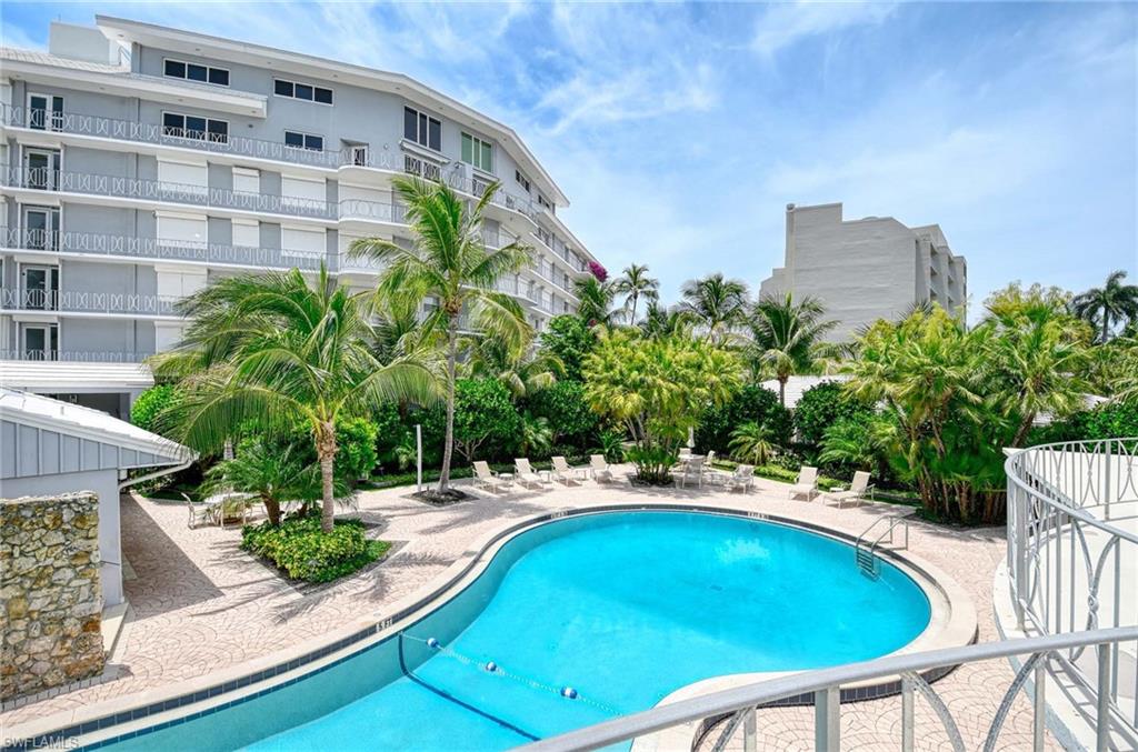 1851 Gulf Shore BLVD N 4